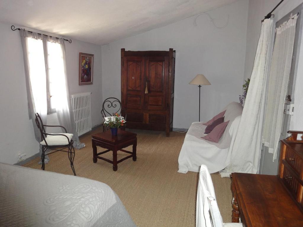 Mas Les Micocouliers Bed & Breakfast