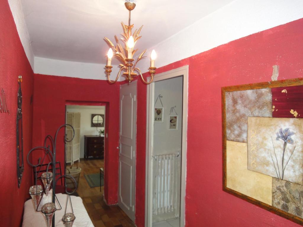 Mas Les Micocouliers Bed & Breakfast *